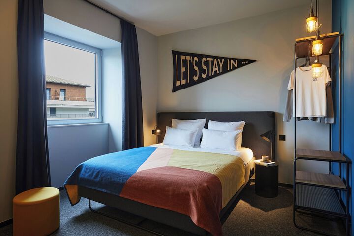 Room 46 of 123