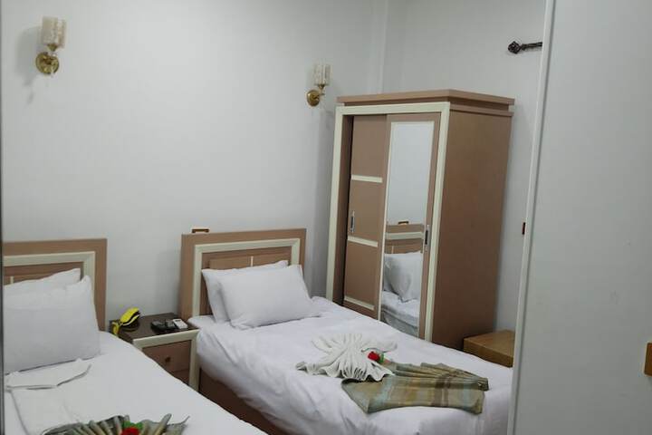 Room 3 of 92