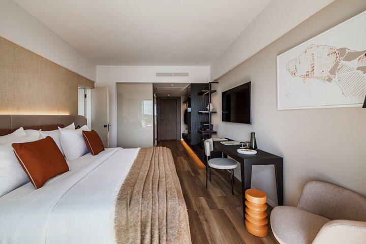 Room 27 of 118