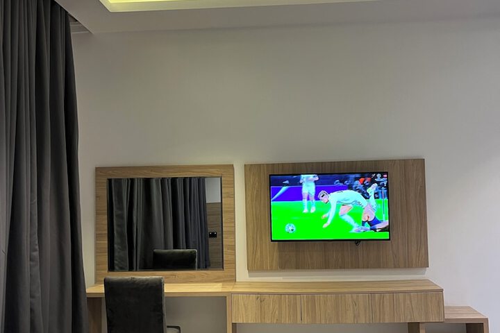 Room 15 of 48