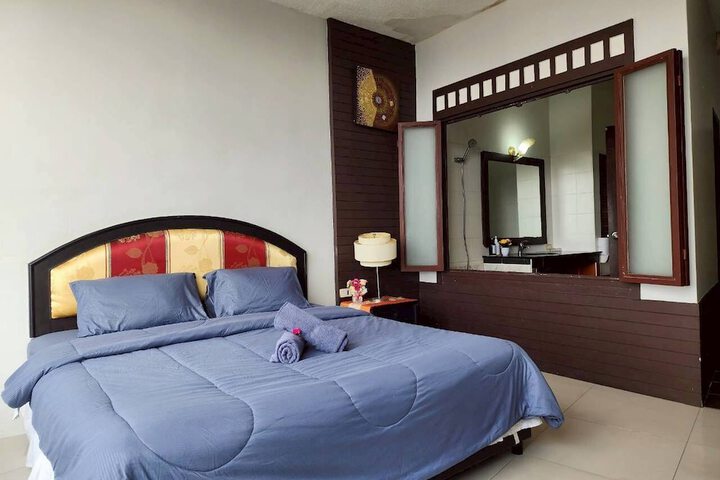 Room 5 of 23