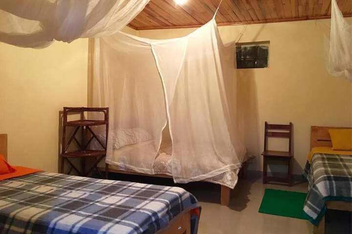 Room 9 of 27