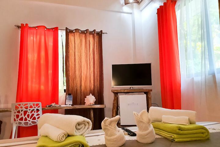 Room 52 of 165
