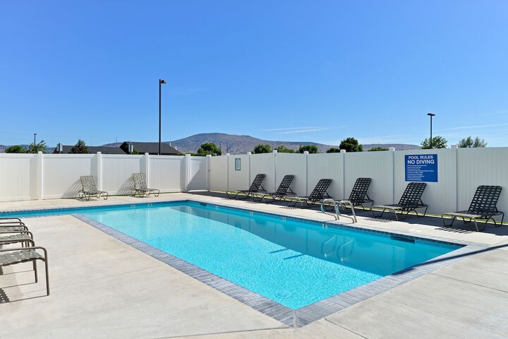 Pool 25 of 41