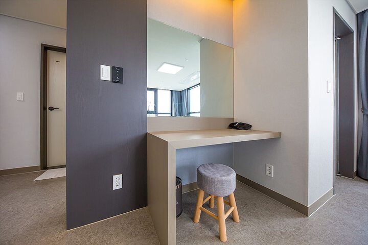 Room 48 of 65