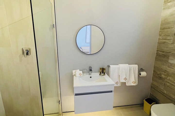 Room 5 of 15