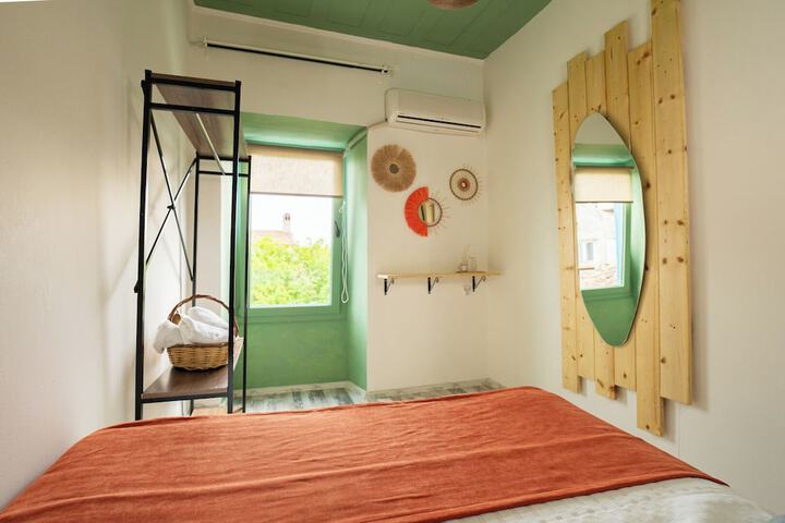 Room 16 of 47