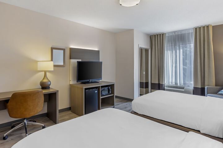 2 Queen Beds (3 of 11)