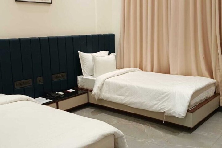 Room 16 of 26