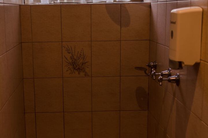 Room 24 of 50