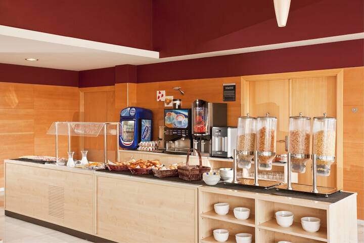 Breakfast/Coffee Service 16 of 37