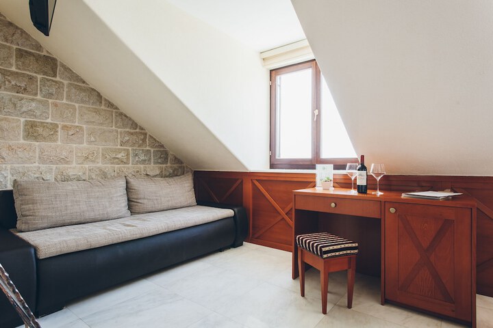 Room 26 of 72