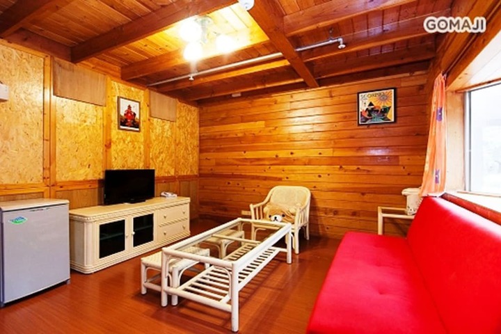 Room 9 of 34