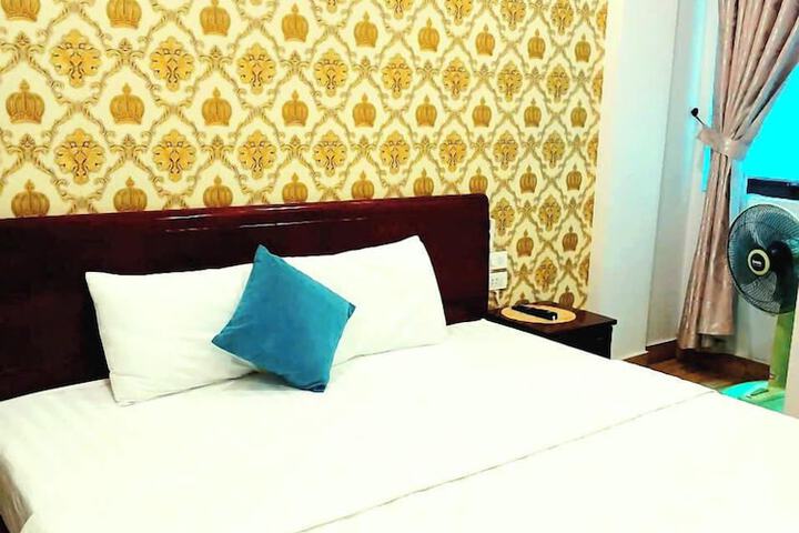 Room 13 of 23