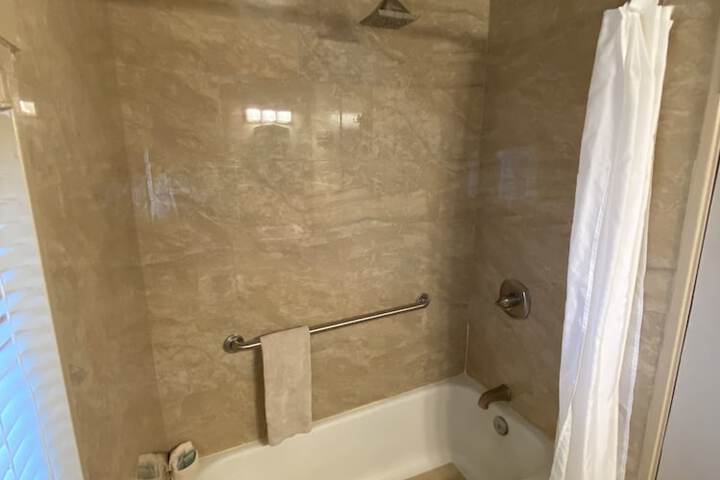Room 16 of 35