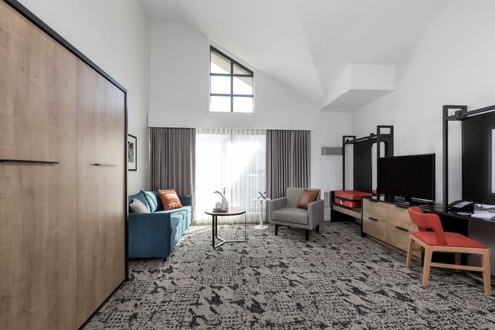 Room 15 of 73
