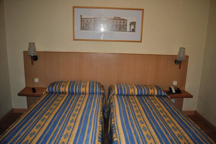 Room 30 of 69