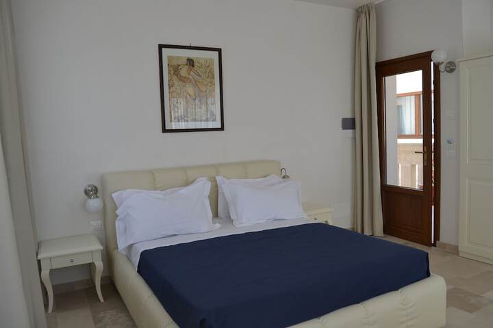 Room 5 of 65