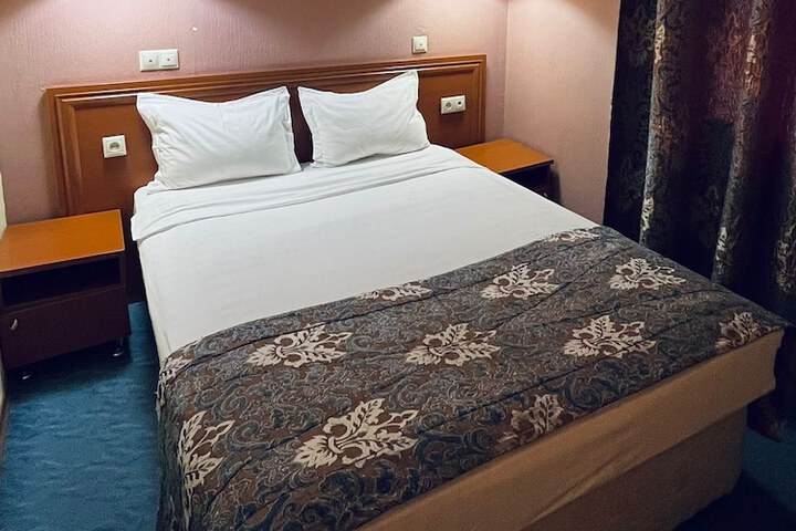 Room 26 of 106