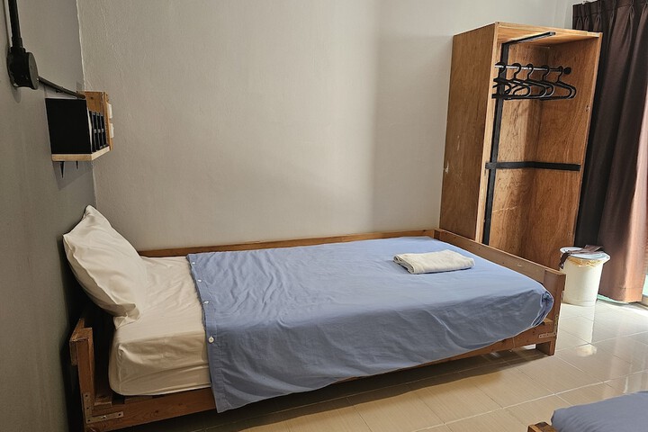 Room 29 of 86