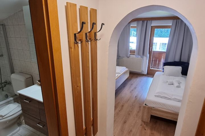 Room 22 of 29
