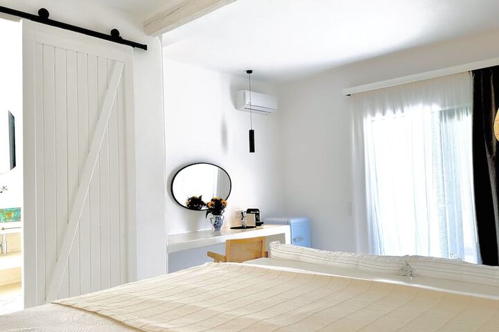 Room 10 of 98