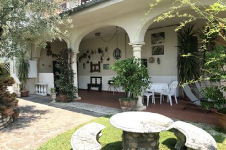 Hotel Exterior 11 of 46