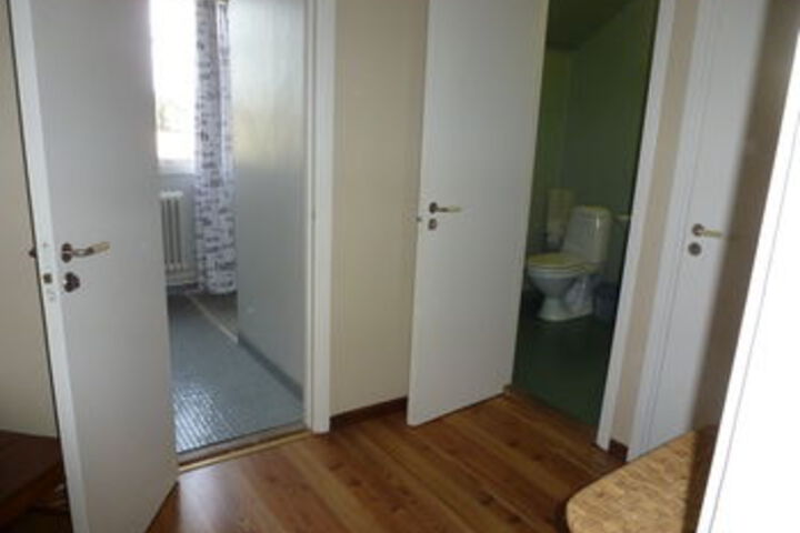 Room 27 of 62