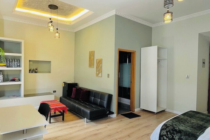 Room 16 of 37