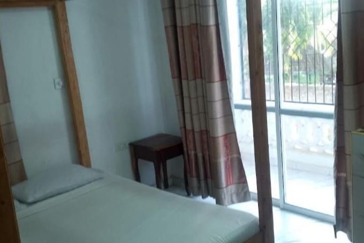 Room 17 of 36