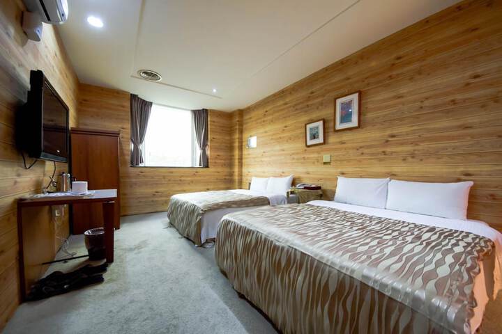 Room 12 of 51