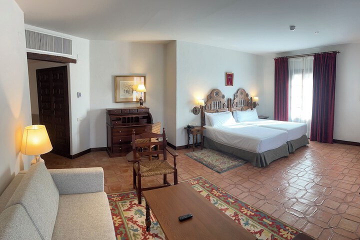 Room 9 of 49
