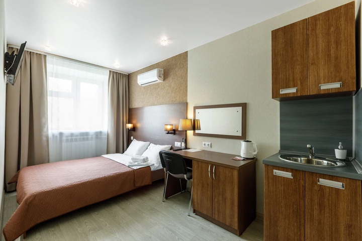 Room 2 of 10