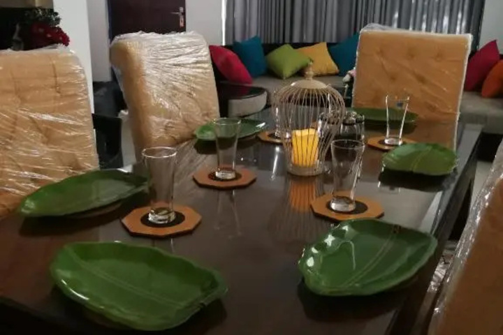 Dining 11 of 15