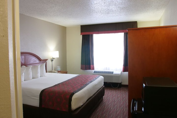 1 King Bed Accessible (11 of 18)