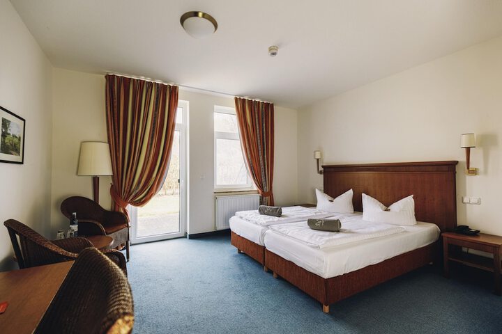 Room 7 of 34
