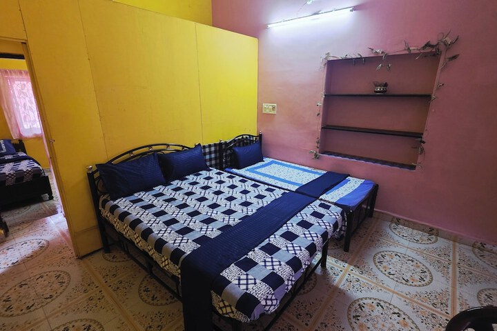 Room 7 of 33