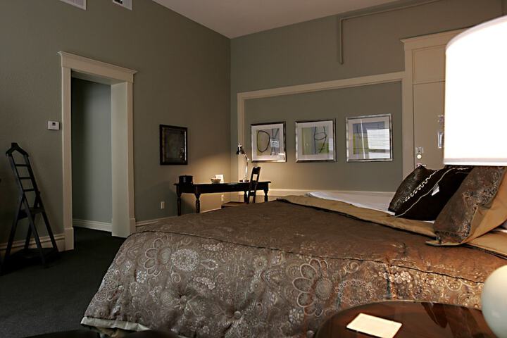 Room 4 of 22