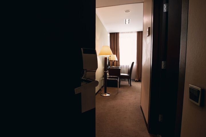 Room 6 of 35