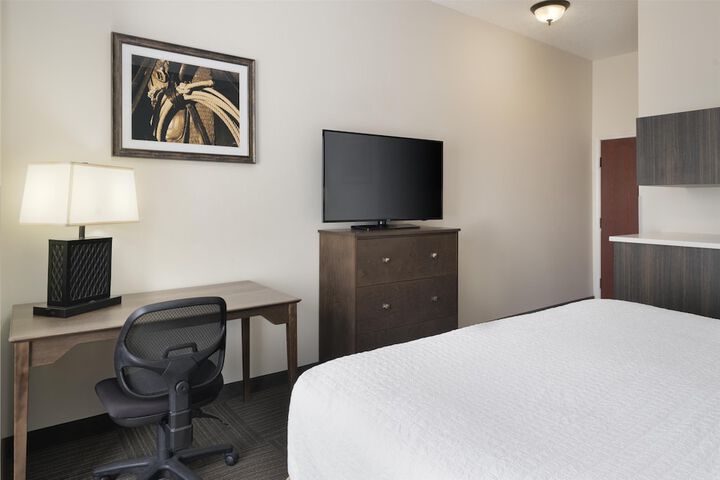 Room 10 of 32
