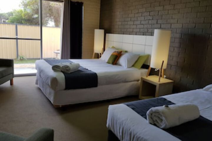 Room 4 of 117
