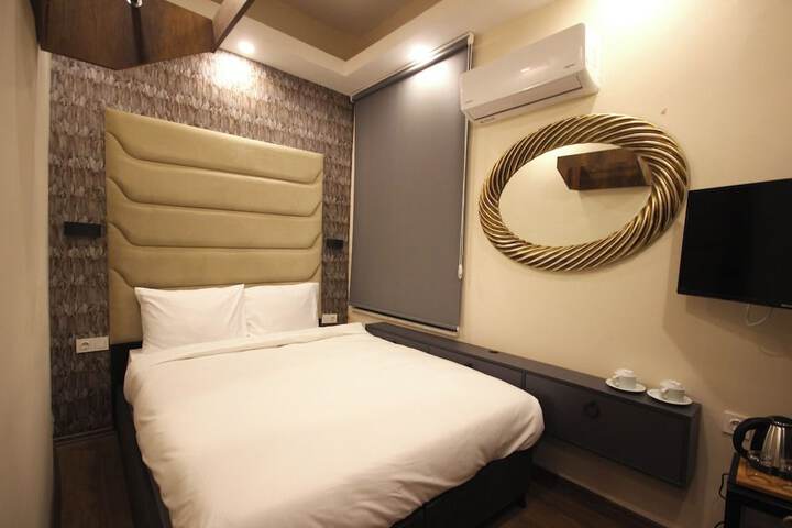 Room 92 of 204
