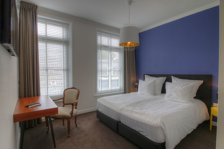 Room 10 of 55
