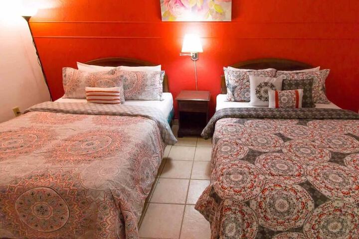 Classic Room 2 Queen Beds (2 of 5)