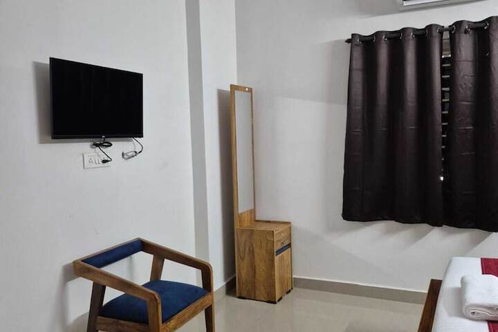 Room 11 of 26
