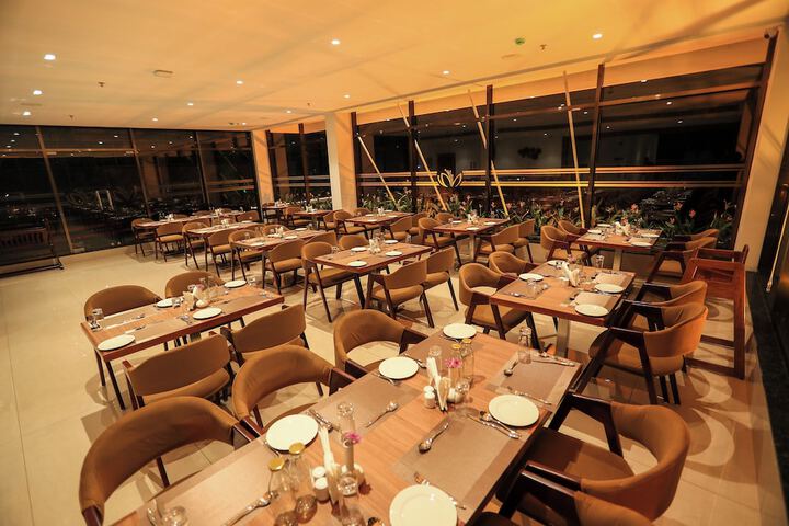 Dining 46 of 61