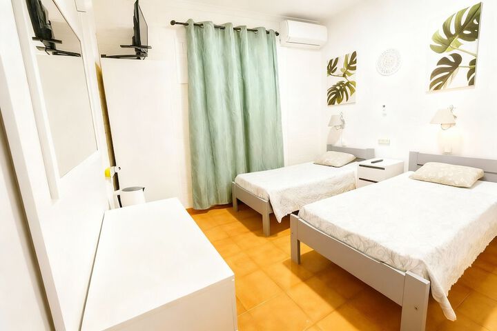 Room 42 of 112