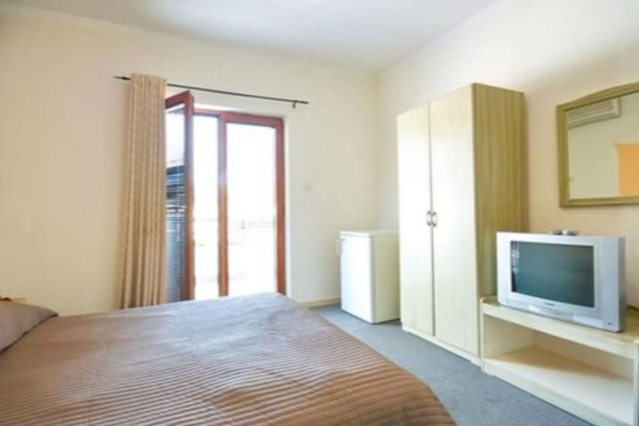 Room 25 of 52