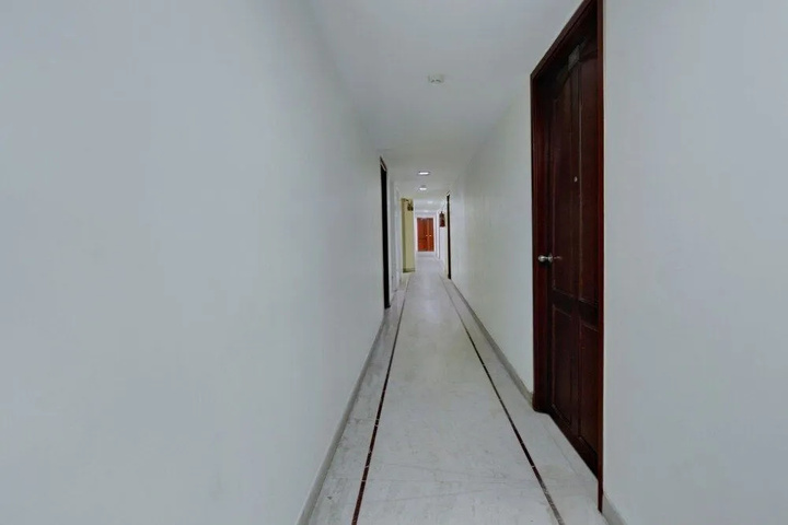 Room 9 of 11