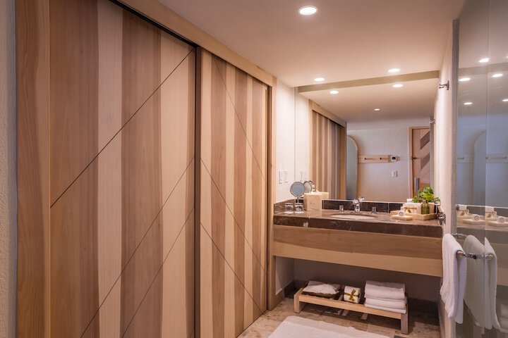 Room 35 of 93